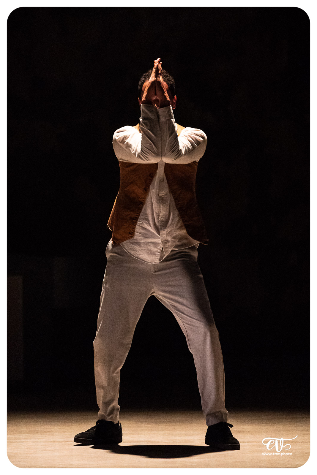 SUR LE FIL (CIE PYRAMID)